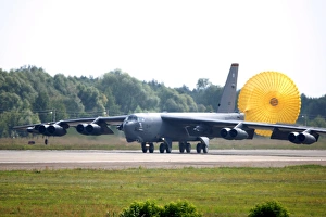 Boeing B-52 landing in Moscow Boeing B-52 landing in Moscow