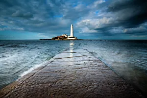 England, Tyne and Wear, Whitley Bay. Incoming tide engulfs the causeway linking St Marys England, Tyne and Wear, Whitley Bay. Incoming tide engulfs the causeway linking St Marys