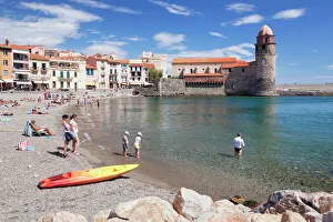 Old town an beach, fortress church Notre Dame des Anges, Collioure, Pyrenees-Orientales Old town an beach, fortress church Notre Dame des Anges, Collioure, Pyrenees-Orientales