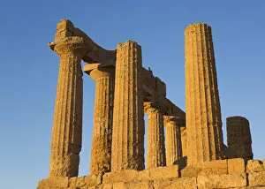 Sandstone columns of the Temple of Hera (Temple of Juno), in the UNESCO World Heritage Sandstone columns of the Temple of Hera (Temple of Juno), in the UNESCO World Heritage