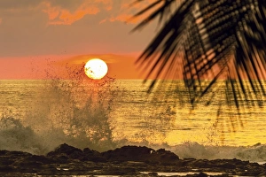 Sun going down behind surf spray at this resort near Mal Pais, southern Nicoya Peninsula Sun going down behind surf spray at this resort near Mal Pais, southern Nicoya Peninsula