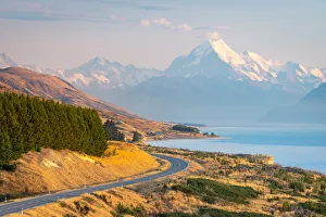 Snowcapped Mount Cook viewed from Lake Pukaki viewing point at sunrise Snowcapped Mount Cook viewed from Lake Pukaki viewing point at sunrise