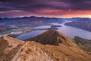 Sunrise from Roys Peak, Wanaka, New Zealand Sunrise from Roys Peak, Wanaka, New Zealand