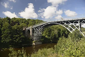 England, Shropshire, Ironbridge, View of the grade 1 listed Cast Iron Bridge across the England, Shropshire, Ironbridge, View of the grade 1 listed Cast Iron Bridge across the