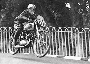 The Smokin Bantam! Harvey Williams (BSA) in practice, 1952 Ultra Lightweight TT The Smokin Bantam! Harvey Williams (BSA) in practice, 1952 Ultra Lightweight TT