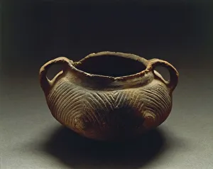 Vase decorated with engravings, from Torre Galli, province of Vibo Valentia Vase decorated with engravings, from Torre Galli, province of Vibo Valentia