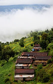 <b class=qtipBold><figcaption>Kas Plateau</figcaption></b><br>The Kaas Plateau also known as the 'Kaas Pathar' falls under the Sahyadri Sub Cluster of Western Ghats which is now a UNESCO World Heritage Site. Kas Plateau
