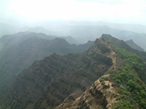 <b class=qtipBold><figcaption>Mahabaleshwar ghat</figcaption></b><br>View of Mahabaleshwar ghat, Maharashtra, India. Mahabaleshwar ghat