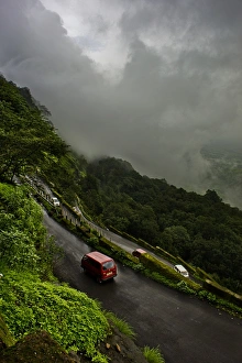 <b class=qtipBold><figcaption>From Neral to MAtheran</figcaption></b><br>Monsoon in Western Ghats. Matheran is a hill city near Mumbai. From Neral to MAtheran
