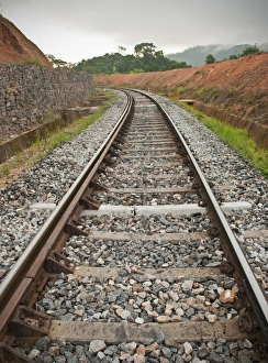 <b class=qtipBold><figcaption>Railroad tracks</figcaption></b><br>Railroad tracks in Western Ghats of Karnataka, India. Railroad tracks