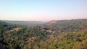 <b class=qtipBold><figcaption>Ratnagiri</figcaption></b><br>Ratnagiri is a port on the Arabian Sea in Ratnagiri district. Sahyadri mountains lie to the east. The region has heavy rainfall. It is famous for Alphonso mangos. Ratnagiri