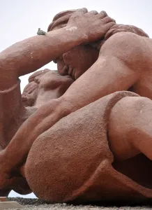 Peru-Lima-Statue-The Kiss-Love Peru-Lima-Statue-The Kiss-Love