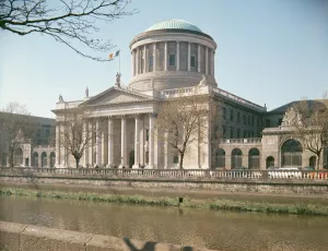 Four Courts, Dublin, seen from the River Liffey, built 1796-1802 (photo) Four Courts, Dublin, seen from the River Liffey, built 1796-1802 (photo)