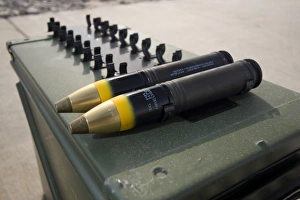 Apache M230mm chain gun round Apache M230mm chain gun round